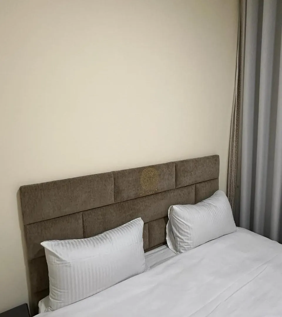 Versace Home Luxury 3Br Apt-Hamra Beirut 0*,  Lebanon