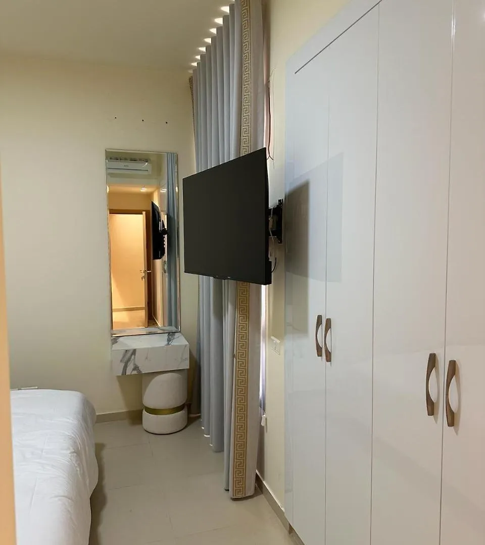 Versace Home Luxury 3Br Apt-Hamra Beirut 0*,