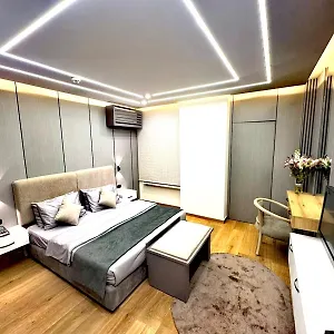 4* Hotel Queens